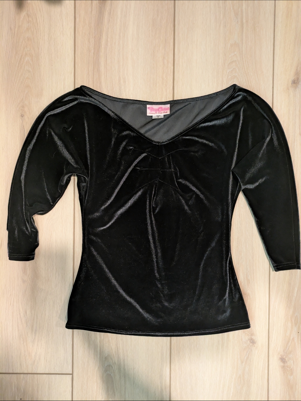Black Velvet Pinupgirl Clothing Top V-Neck GUC